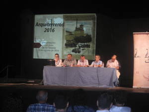 El escritor e historiador Enrique Fernández Bolea presenta en Terreros su libro “Historias para una historia: Cuevas del Almanzora y su provincia”