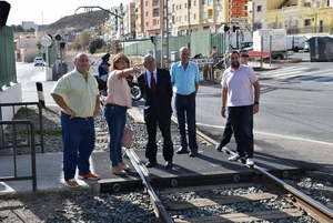 Ayuntamiento pide mejorar la seguridad en los pasos a nivel que atraviesan Gádor