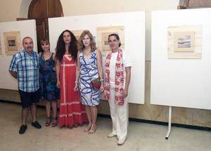 Raquel y Myriam Jiménez exponen una serie de obras donde incorporan la imagen fotográfica a la madera