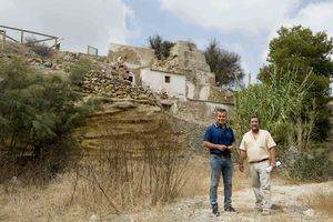 Ayuntamiento de Carboneras acondiciona el sendero y entorno del molino de Juan Ramos