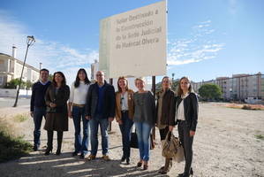 Un cartel anunciador es lo único que hay 13 años después de prometer el PSOE un edificio judicial en Huércal Overa