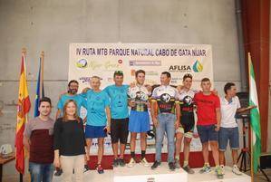 Más de docientos ciclistas recorren el Parque Natural en la IV MTB