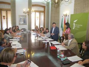 Las ocho diputaciones consensúan la campaña del Día contra la violencia de género 2016