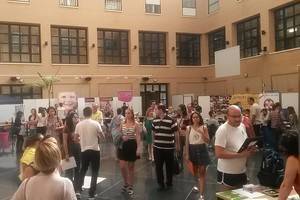 Empresas del sector de la Educación se acercan a los estudiantes en la feria de empleo