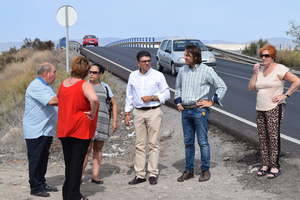 Ciudadanos propone construir una plataforma para el paso de personas en el puente que une Los Cortijillos con el IES Sol de Portocarrero para eliminar el riesgo inminente de accidente