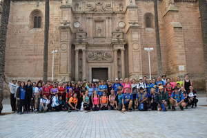 Un centenar de peregrinos recorren la primera etapa del camino mozárabe Almería-Gádor