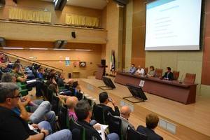 La UAL implanta totalmente la e-factura e informa a sus proveedores