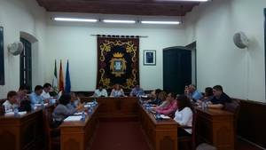 Pleno del Ayuntamiento de Níjar adopta medidas para ayudar a las familias nijareñas