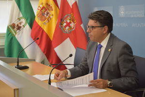 Cazorla califica de "sangría" que los intereses se hayan comido 1,5 millones de euros del Ayuntamiento en 15 meses