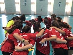 Importantísima victoria de las juveniles de BM Roquetas ante el CD. Urci