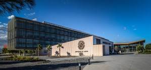 La UAL se deshace de las polémicas encomiendas de gestión