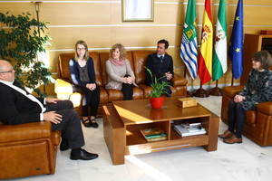 Profesores finlandeses del Programa Erasmus visitan El Ejido y conocen de la mano del alcalde aspectos generales de la ciudad