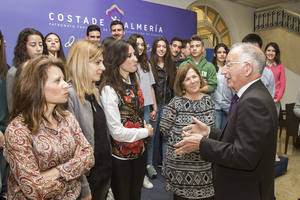 Diputación ayuda a 54 institutos de la provincia a participar en el Premio Escolar JACE 2017