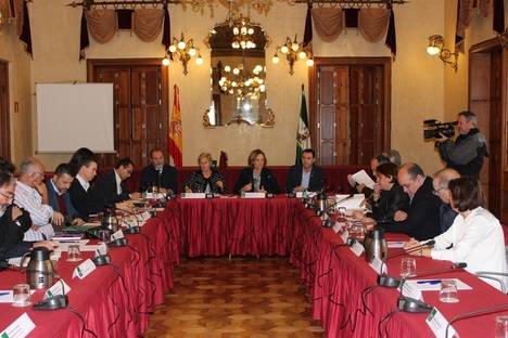 La Junta crea un grupo de trabajo para garantizar la viabilidad de la flota de palangre que pesca pez espada