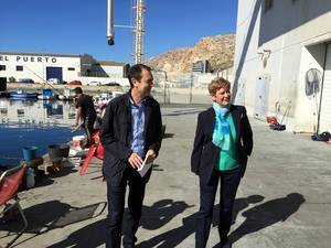 El PSOE exige al alcalde que incluya en su agenda las necesidades de los pescadores y constituya el Consejo Local
