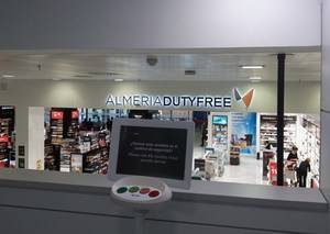 El Aeropuerto de Almería instala medidores de percepción de calidad en el terminal
