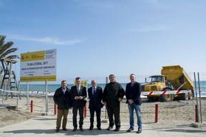 Subdelegado del Gobierno visita las obras de emergencia en la playa de El Ancón en Carboneras