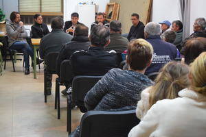 Ciudadanos traslada a los vecinos de Cuevas de los Medinas las medidas acordadas en el presupuesto que afectan al barrio con casi 200 mil euros