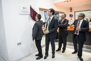 El alcalde inaugura la nueva residencia de estudiantes construida sobre suelo municipal cedido a la UAL