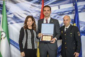 El alcalde reivindica el carácter “irrenunciable” del Puerto-Ciudad en el Día de la Policía Portuaria