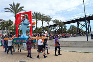 Multitudinario entierro de la sardina, el ‘pobre de mí’ del Carnaval