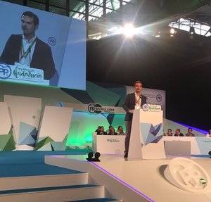 Fernández-Pacheco: "Juanma Moreno y el PP representan ilusión y capacidad para resolver los problemas de Andalucía”