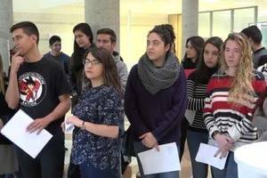 Universitarios leen a Miguel Hernández en el 75 aniversario de su muerte