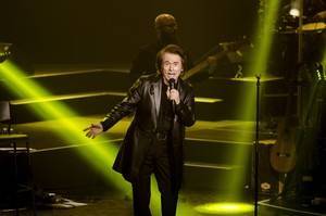 Raphael abre entre aplausos su gira mundial en Almería