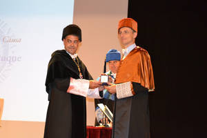 Pedro Duque es investido doctor Honoris Causa por la UAL