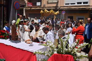 Los gadorenses se echan a la calle para conmemorar la festividad del Corpus