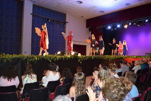Gádor se transforma en la gran pasarela de la moda del traje flamenco