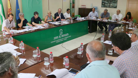La directora general de Pesca se reúne en Almería con el sector
