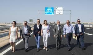 Díaz visita el tramo de la variante de Roquetas de Mar que entra en servicio el martes