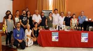 Empresarios locales y comarcales exhiben las fortalezas de sus productos en La Alcoholera