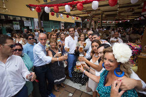 La Feria del Mediodía abre sus puertas con éxito de público en la peatonalización del Paseo y las áreas temáticas