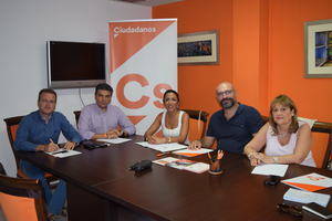 La Asociación de Personas Sordas de Almería traslada a Ciudadanos sus necesidades