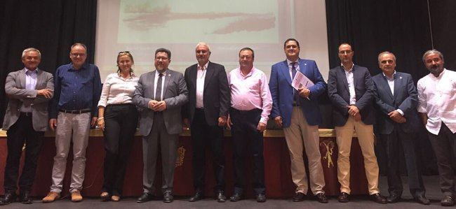 Consejero de Agricultura pide 'tratamiento específico' para Almería en la gestión de los recursos hídrico