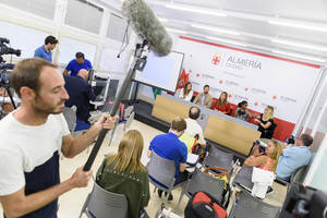 Almería acoge el rodaje de ‘Me llamo Gennet’ sobre la primera sordociega que consigue un título universitario en España
