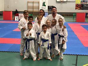 El kárate almeriense brilla con tres medallas y otros tantos cinturones negros del Club Kanku