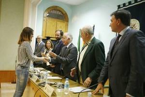 1.500 alumnos en la UNED batiendo récord de titulaciones