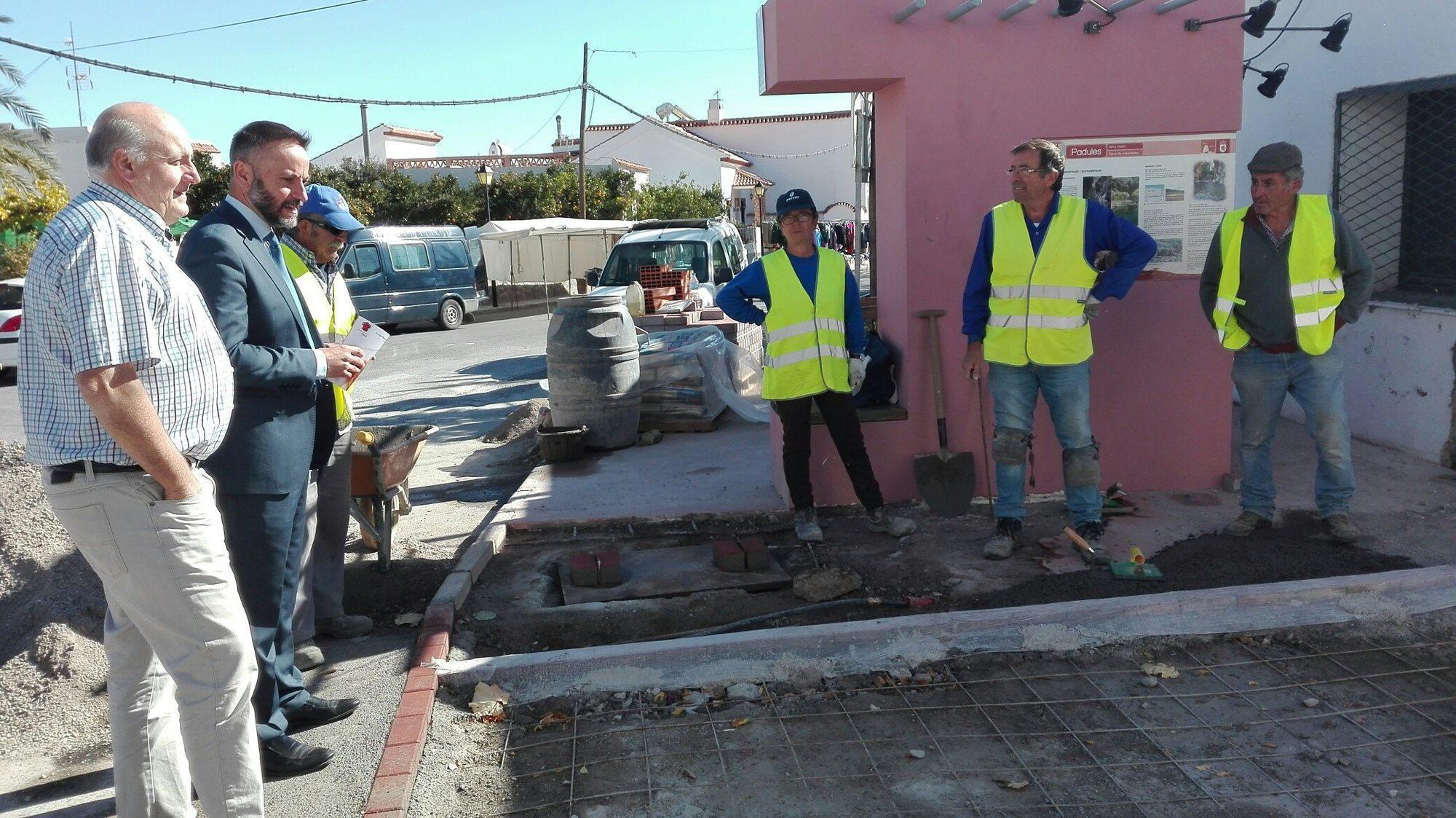 La Junta de Andalucía financia con 19.900 euros las obras del PFEA en La Junta de Andalucía financia con 19.900 euros las obras del PFEA en