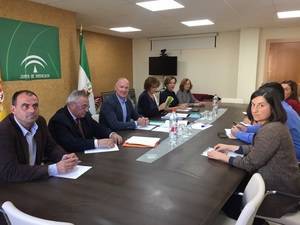 Jiménez informa a alcaldes almeriense de la oferta de suelo en sus municipios por importe de 13,3 millones de euros