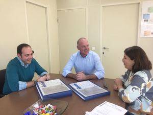 Ayuntamiento de Mojácar entrega a la Junta el anteproyecto de la segunda fase de la variante del municipio
