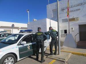 Atacan con una navaja a una persona en Campohermoso para robarle el móvil