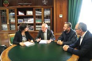 Delegada del Gobierno trata con el presidente de la Diputación la importancia de la línea Vera-Baza-Caparacena