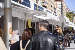 Oferta comercial y de ocio de ‘Sabores Almería’ llena de vida el Mirador de la Rambla