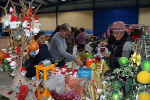 Gádor se vuelca con el Rastrillo Navideño en favor de la Asociación Contra el Cáncer