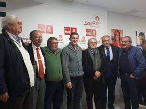 El PSOE de Roquetas homenajea por primera vez a sus alcaldes y reivindica su legado