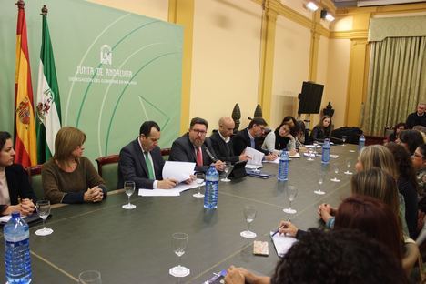 Sánchez Haro aboga por una federación femenina de pesca en Andalucía