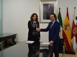 Burgos dicen que apoyan los presupuestos de Almería para evitar que se paralice la ciudad